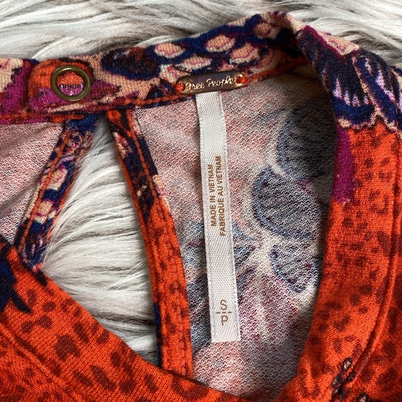 Free People Hear Me Roar Keyhole Floral Red Top Small - Picture 7 of 11